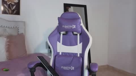 Snapshot of ann_gagner chatting on 10-08-25, 12:08 Ana online show from 10-08-25, 12:08