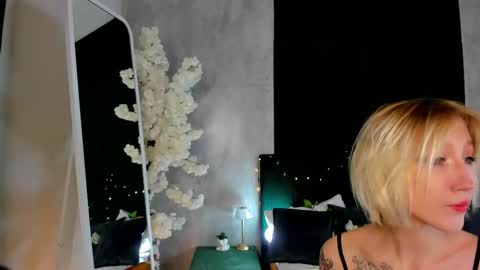 Snapshot of ann_garcia chatting on 02-18-26, 01:12 ann online show from 02-18-26, 01:12