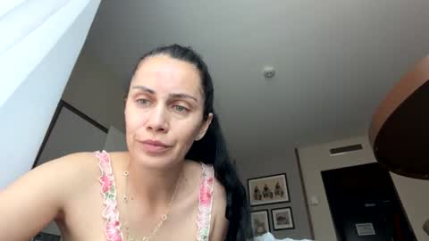 Snapshot of anna___25 chatting on 05-25-26, 07:36 Anna online show from 05-25-26, 07:36