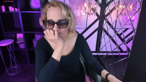 Anna online show from 05-28-26, 05:38