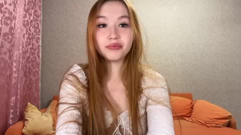 Snapshot of anna_raspberry chatting on 04-16-26, 04:41 Anne online show from 04-16-26, 04:41