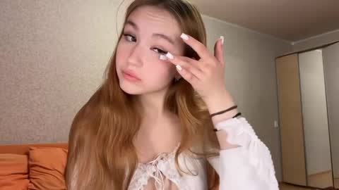 Snapshot of anna_raspberry chatting on 04-29-26, 08:59 Anne online show from 04-29-26, 08:59