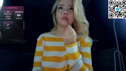 Anna online show from 04-01-26, 01:39