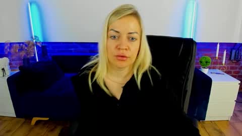anna_snow9 online show from 09-25-25, 01:37