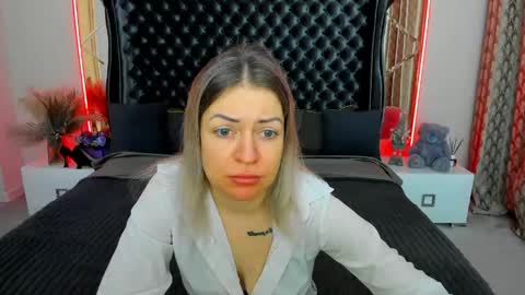 anna_snow9 online show from 03-22-26, 06:11