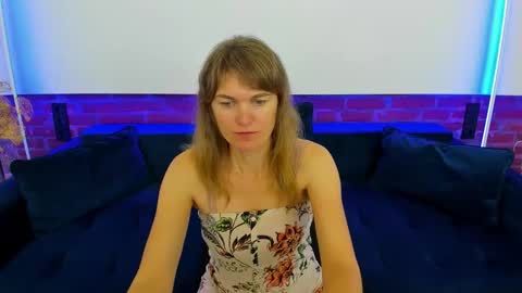 Snapshot of annabel_xxx chatting on 11-16-25, 06:30 Annabel online show from 11-16-25, 06:30