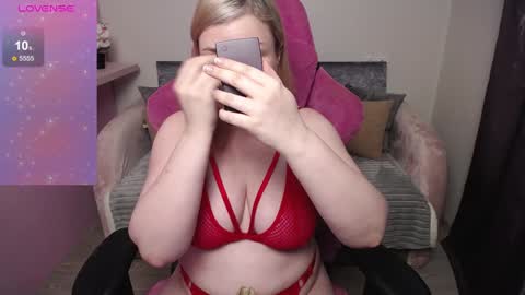 Snapshot of annacherri chatting on 01-21-25, 03:04 AnnaCherri online show from 01-21-25, 03:04