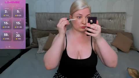 Snapshot of annacherri chatting on 02-10-25, 02:08 AnnaCherri online show from 02-10-25, 02:08