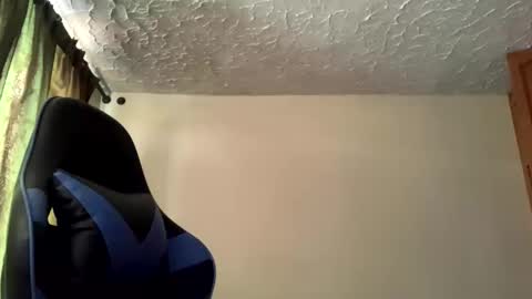 Snapshot of annacrow chatting on 12-22-24, 09:09 Anna online show from 12-22-24, 09:09