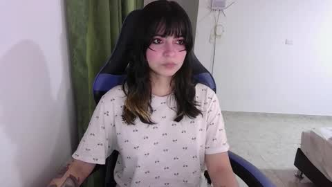 Snapshot of annacrow chatting on 11-06-25, 09:59 Anna online show from 11-06-25, 09:59