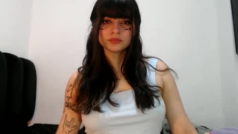 Snapshot of annacrow chatting on 05-11-26, 11:24 Anna online show from 05-11-26, 11:24