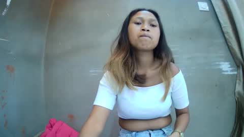 Snapshot of annah_maru chatting on 03-27-26, 08:20 Annah maru online show from 03-27-26, 08:20