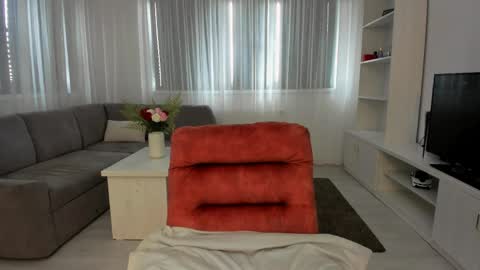 annaise  online show from 04-10-26, 09:03