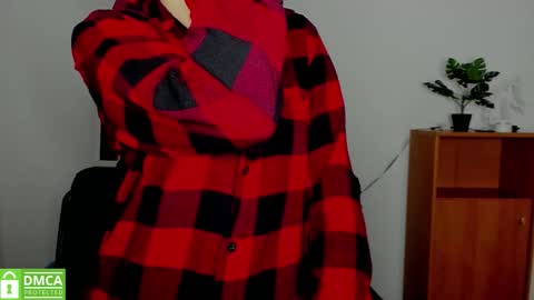 Snapshot of annakillian_kiss chatting on 10-30-25, 06:26 Anna online show from 10-30-25, 06:26