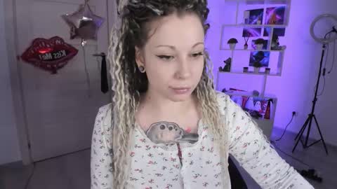 Snapshot of annanebula chatting on 10-30-25, 02:35 Anna online show from 10-30-25, 02:35