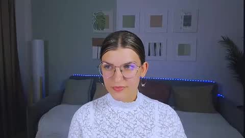 Snapshot of annathorne chatting on 05-29-26, 11:30 Im Anna online show from 05-29-26, 11:30