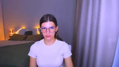 Snapshot of annathorne chatting on 06-13-26, 03:26 Im Anna online show from 06-13-26, 03:26