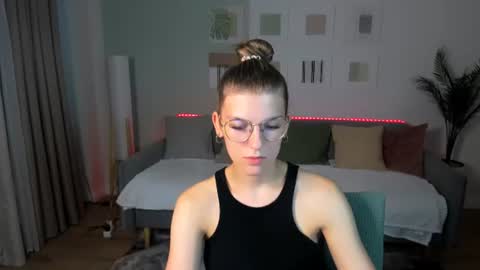 Snapshot of annathorne chatting on 07-01-26, 04:14 Im Anna online show from 07-01-26, 04:14