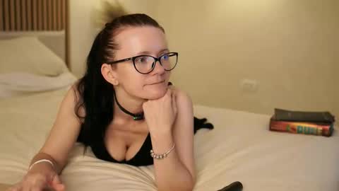 Anna June online show from 06-05-26, 05:29