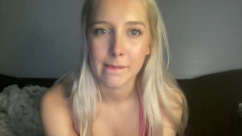 Snapshot of annaxbliss chatting on 07-11-26, 03:09 anna online show from 07-11-26, 03:09