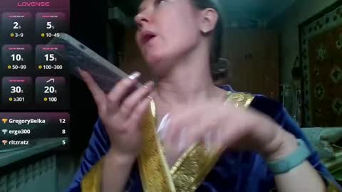 Snapshot of annaxlovers chatting on 12-23-24, 11:04 AnnaXLovers online show from 12-23-24, 11:04