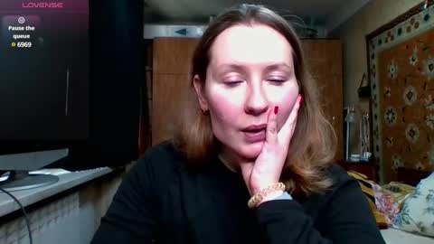 Snapshot of annaxlovers chatting on 02-26-25, 11:41 AnnaXLovers online show from 02-26-25, 11:41