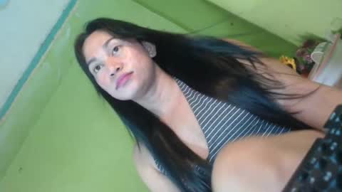 Snapshot of anne_hotaway chatting on 06-19-26, 02:05 anne_hotaway online show from 06-19-26, 02:05