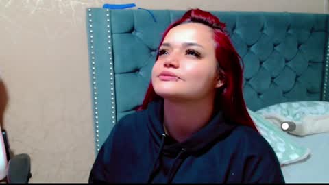 Snapshot of anne_julienne chatting on 01-25-25, 11:43 online show from 01-25-25, 11:43