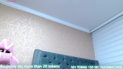 Snapshot of anne_julienne chatting on 03-09-25, 11:03 online show from 03-09-25, 11:03