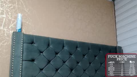 Snapshot of anne_julienne chatting on 11-14-25, 01:26 online show from 11-14-25, 01:26