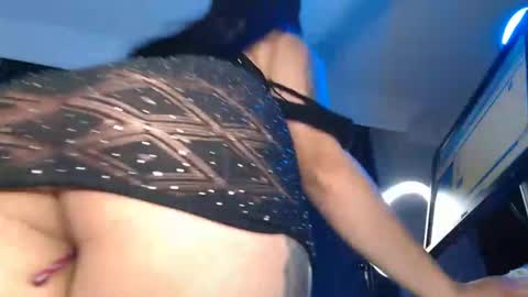 Snapshot of anne_lennon_ chatting on 09-10-25, 05:57 Anne online show from 09-10-25, 05:57