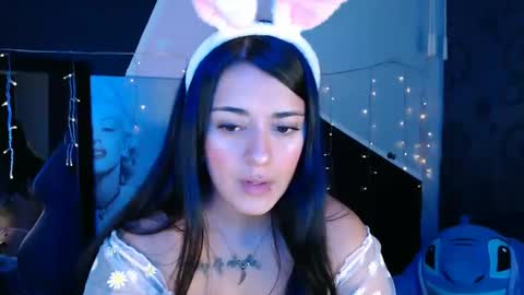 Snapshot of anne_lennon_ chatting on 09-15-25, 06:19 Anne online show from 09-15-25, 06:19