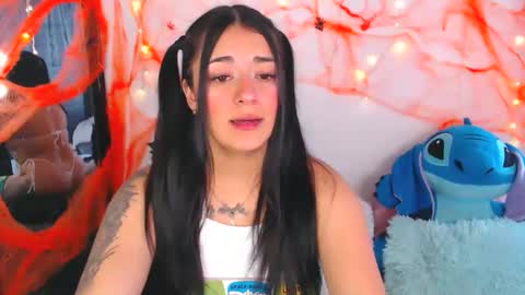 Snapshot of anne_lennon_ chatting on 10-31-25, 02:51 Anne online show from 10-31-25, 02:51