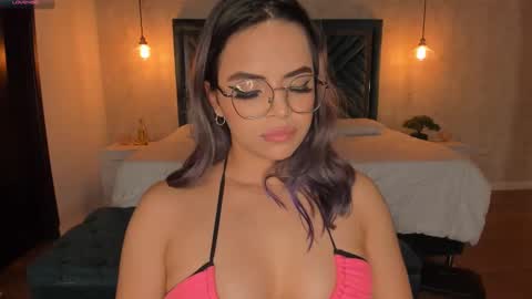 Snapshot of anne_mallow chatting on 03-08-25, 07:05 Ann online show from 03-08-25, 07:05