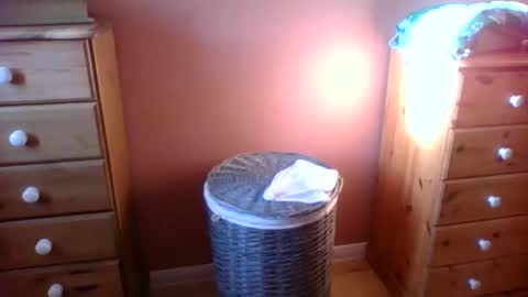 Snapshot of annecharlie chatting on 10-04-25, 07:06 annecharlie online show from 10-04-25, 07:06