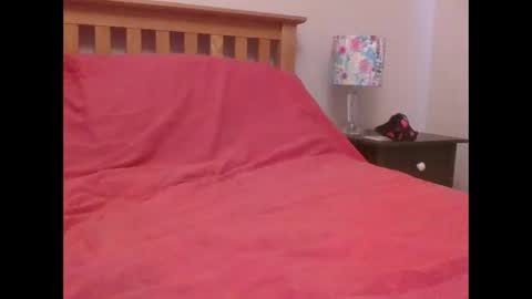 Snapshot of annecharlie chatting on 10-24-25, 07:27 annecharlie online show from 10-24-25, 07:27