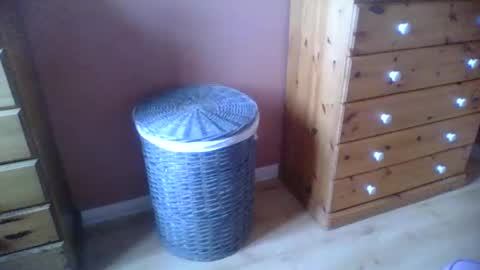 Snapshot of annecharlie chatting on 11-12-25, 01:55 annecharlie online show from 11-12-25, 01:55