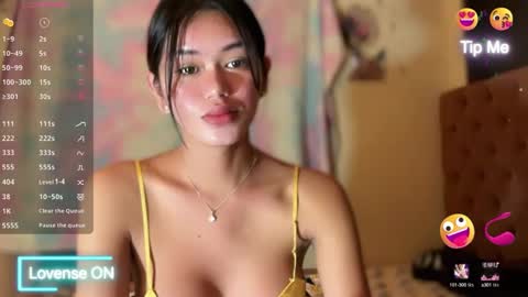 Snapshot of annedee_ chatting on 01-30-25, 01:33 Kim online show from 01-30-25, 01:33