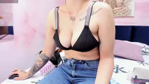 Anne online show from 02-23-25, 03:02