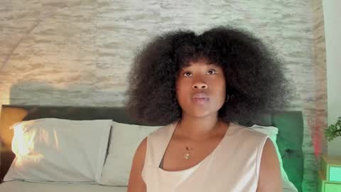 Snapshot of anneth__m chatting on 09-29-25, 08:02 Anneth online show from 09-29-25, 08:02