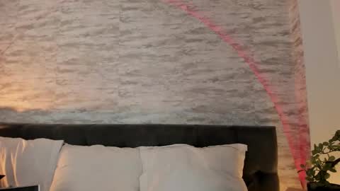 Snapshot of anneth__m chatting on 10-15-25, 07:47 Anneth online show from 10-15-25, 07:47