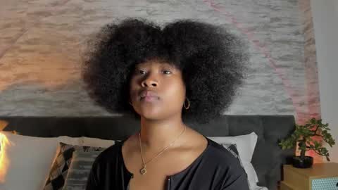 Snapshot of anneth__m chatting on 11-25-25, 07:47 Anneth online show from 11-25-25, 07:47