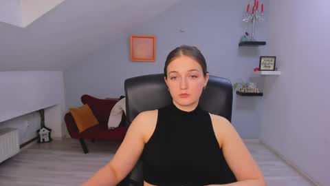 Snapshot of annewilsonn chatting on 04-23-26, 03:36 annewilsonn online show from 04-23-26, 03:36
