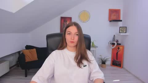 Snapshot of annewilsonn chatting on 04-27-26, 10:46 annewilsonn online show from 04-27-26, 10:46