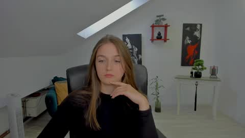 Snapshot of annewilsonn chatting on 05-22-26, 05:14 annewilsonn online show from 05-22-26, 05:14