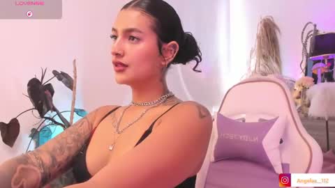 Snapshot of anngel_1 chatting on 06-25-26, 04:00 Angel online show from 06-25-26, 04:00