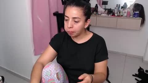 Snapshot of anngela01 chatting on 03-02-26, 04:36 anngela online show from 03-02-26, 04:36