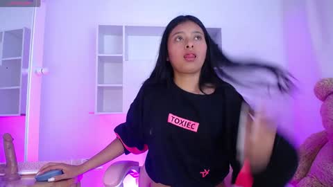 Anni online show from 01-31-25, 01:34