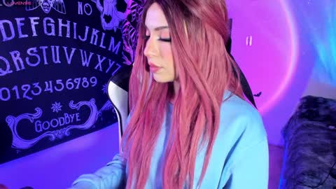 Snapshot of anni_420_ chatting on 12-10-24, 04:24 Nikoll online show from 12-10-24, 04:24