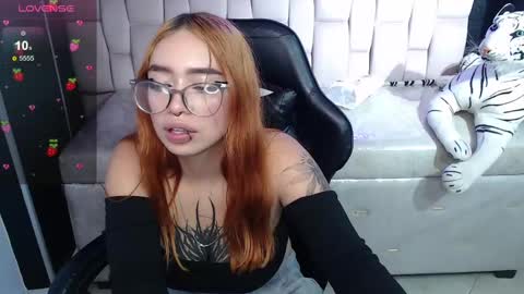 Snapshot of anni_acker_b chatting on 02-12-25, 07:24 Anni acker b online show from 02-12-25, 07:24